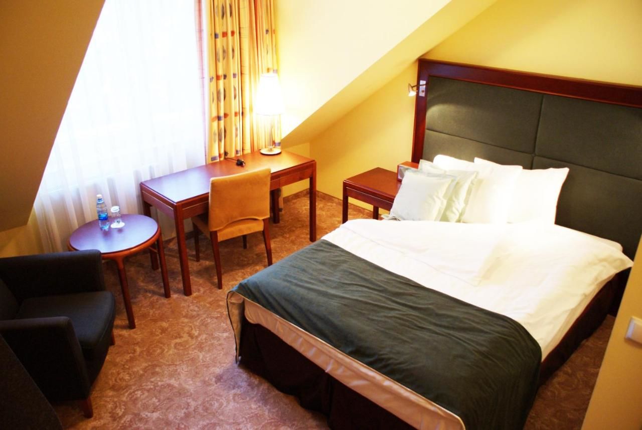 Отель Hotel Wilga by Katowice Airport Пирзовице-15